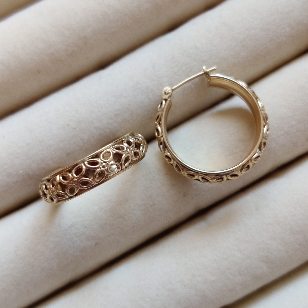 Vintage 14k Yellow Gold Floral Hoop Earrings